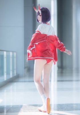 久久中文字幕美谷朱里的剧情简介_1080高清在线观看